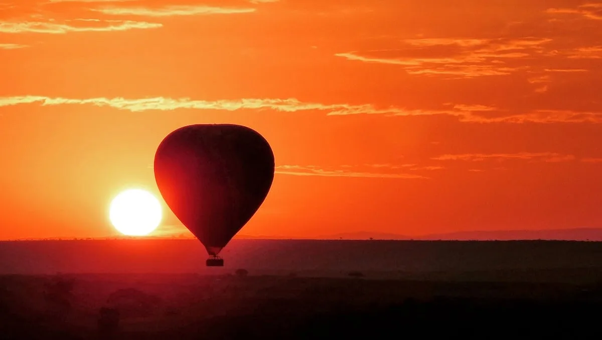 Lever de soleil au Masai Mara depuis une montgolfière