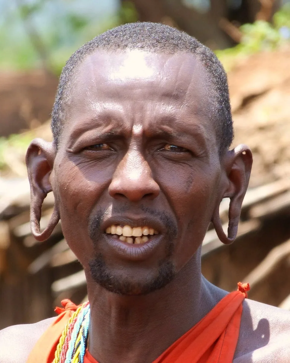 Visage d'une personne de la tribu Maasai