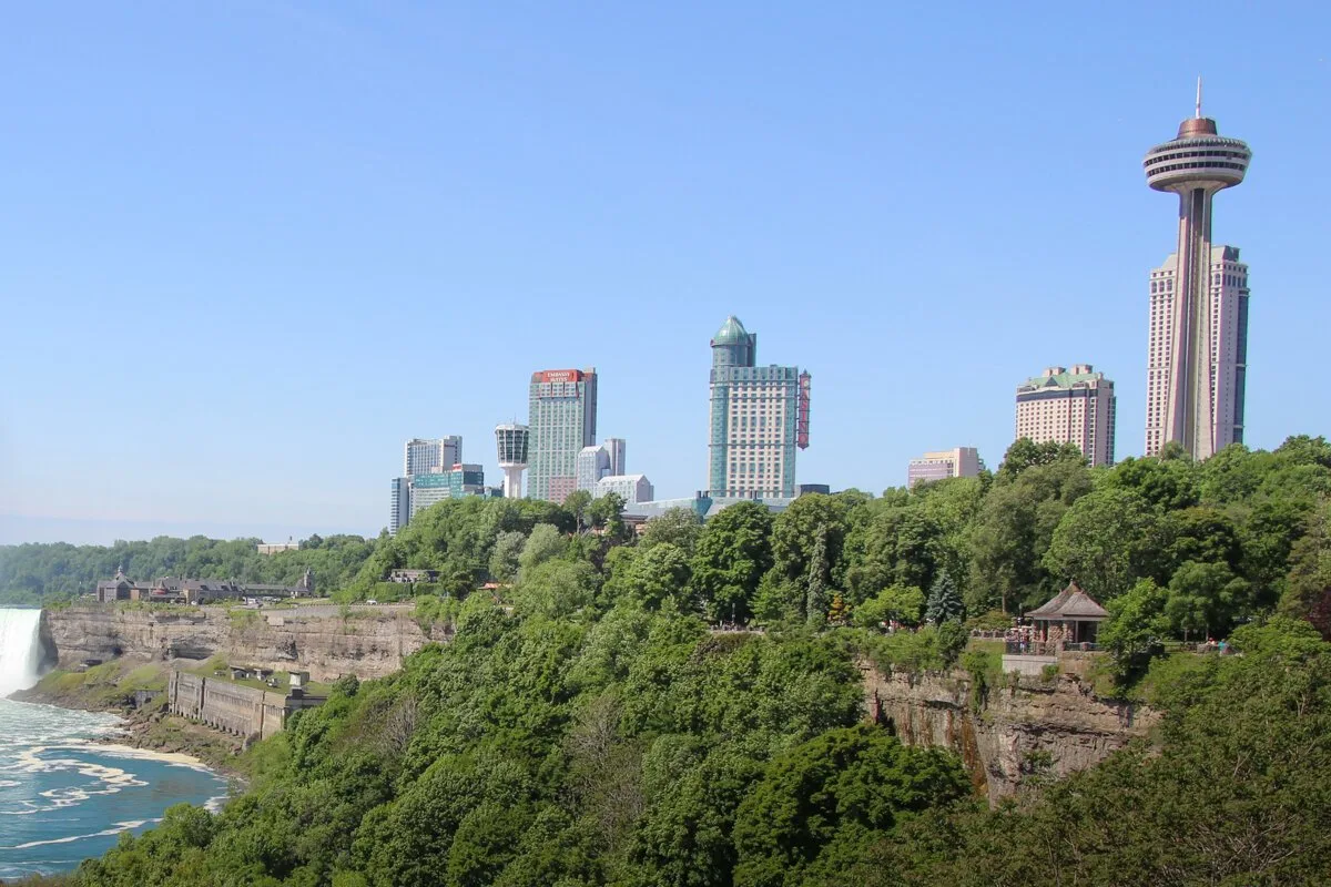 Skylon Tower au bord des chutes