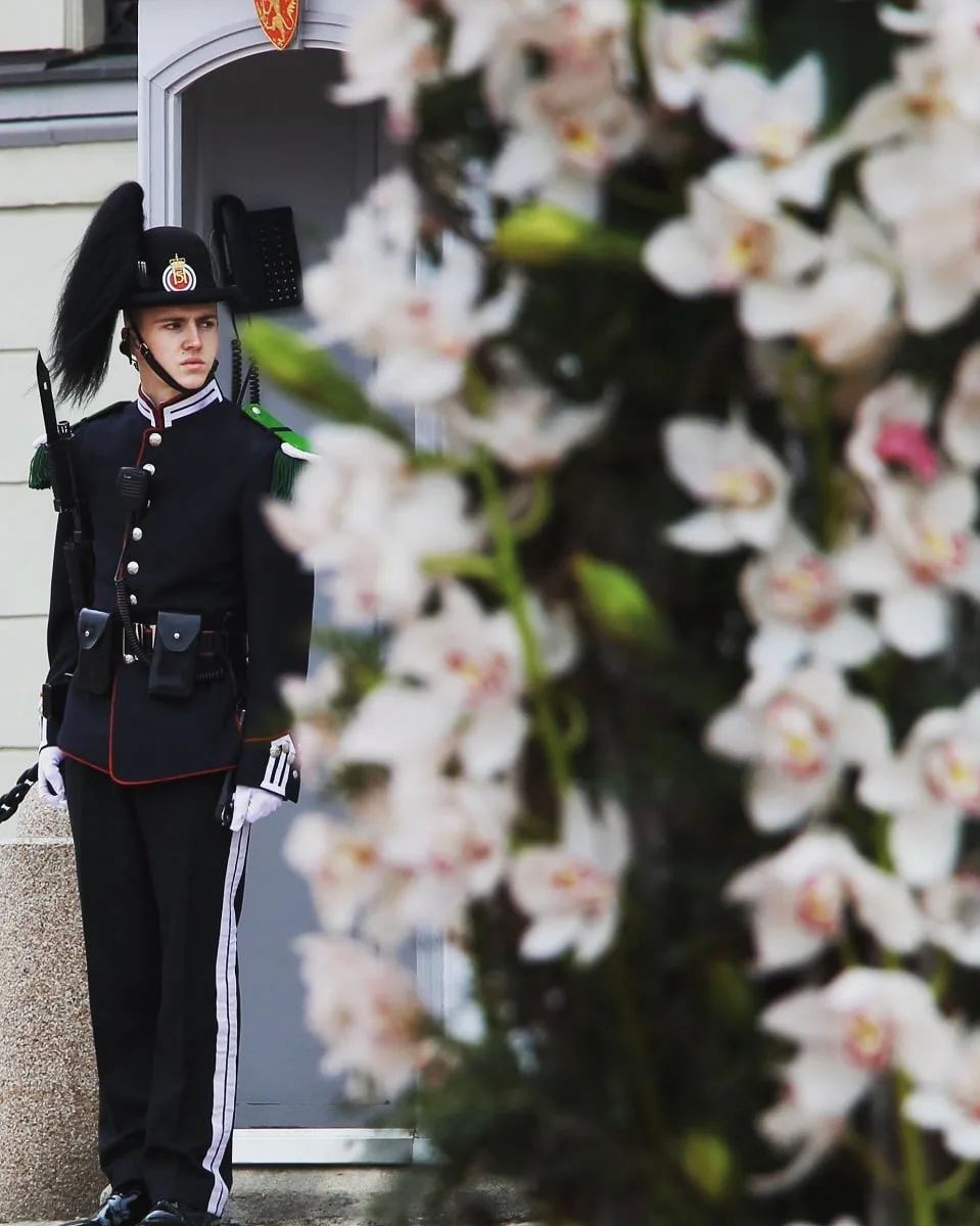 La garde devant le palais royal d'Oslo