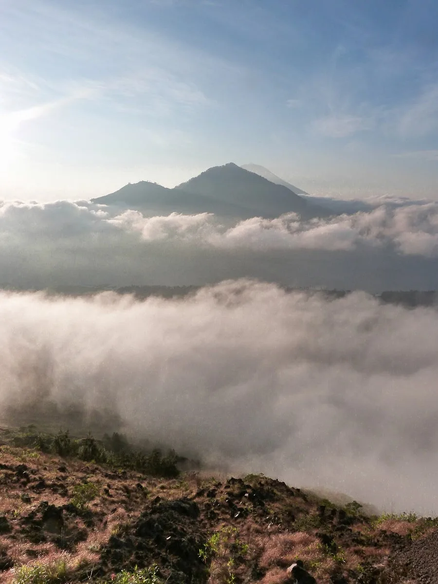 La vue depuis le sommet du Mont Batur : la récompense après l'ascension