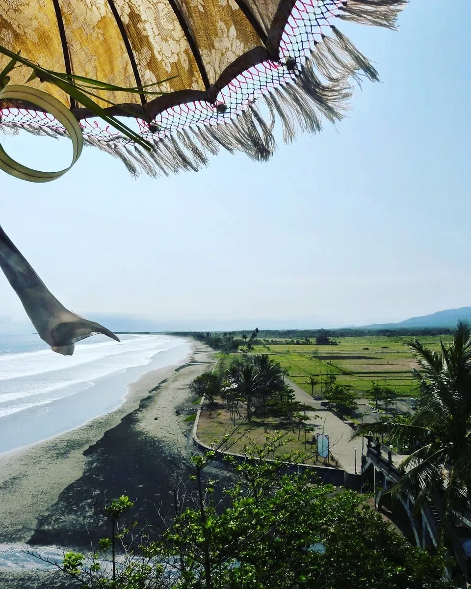 La vue depuis le temple Pura Rambut Siwi à Bali