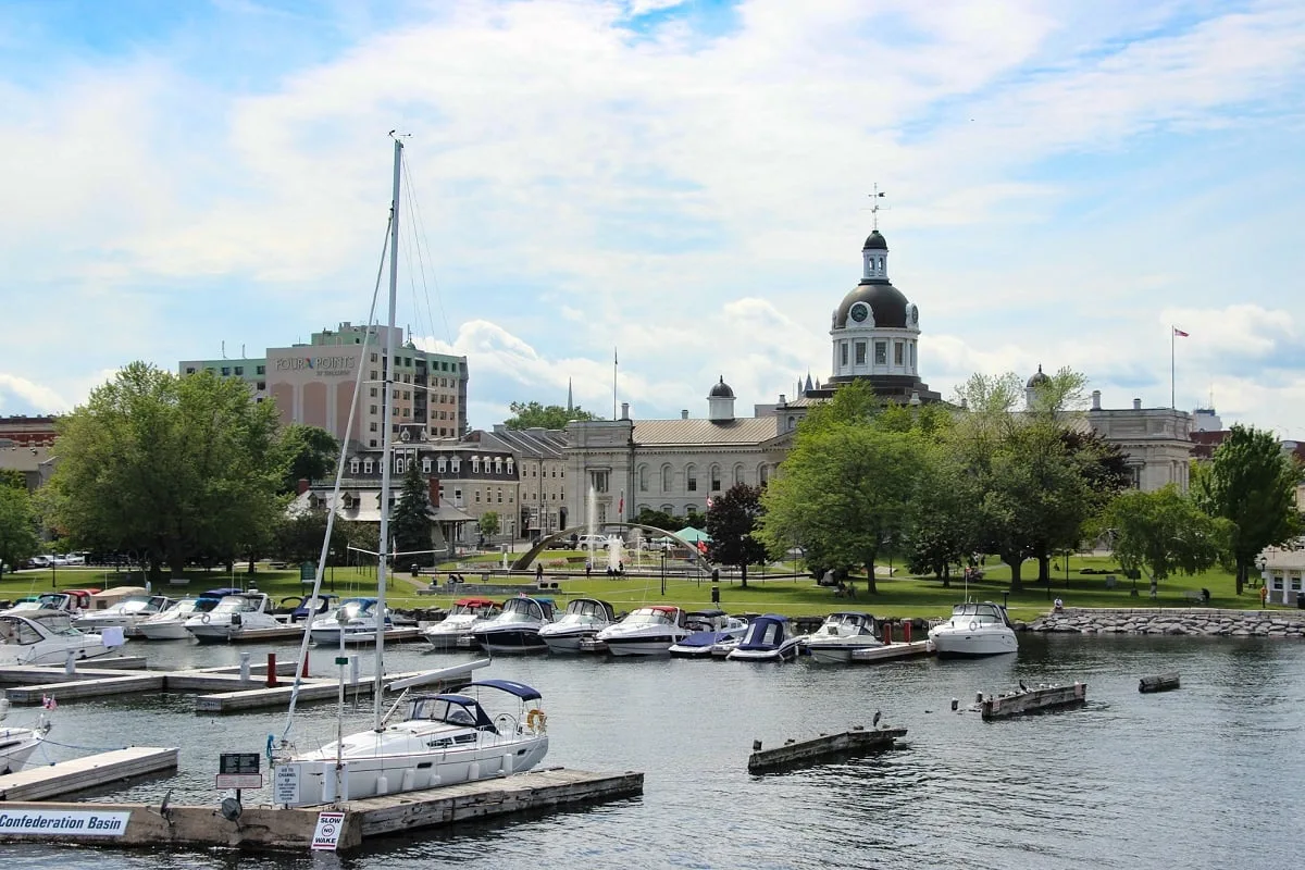 Le port de Kingston dans l'Ontario, un des points de départs pour partir à la découverte de l'archipel des mille îles !
