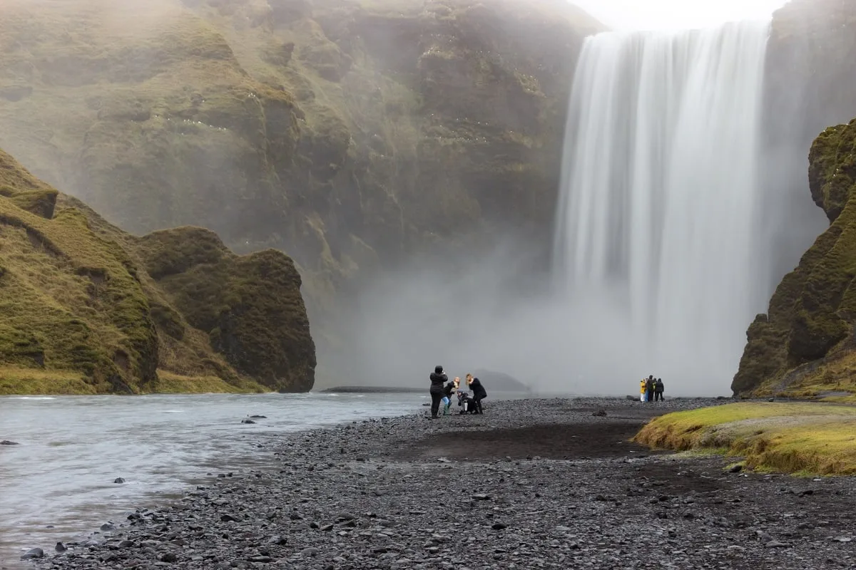 Les cascades de Skogafoss dans le sud de l'Islande