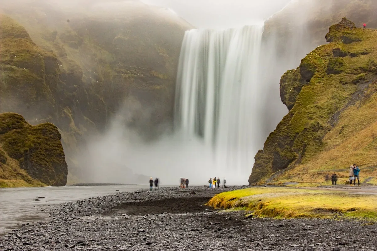 La cascade de Skogafoss en novembre