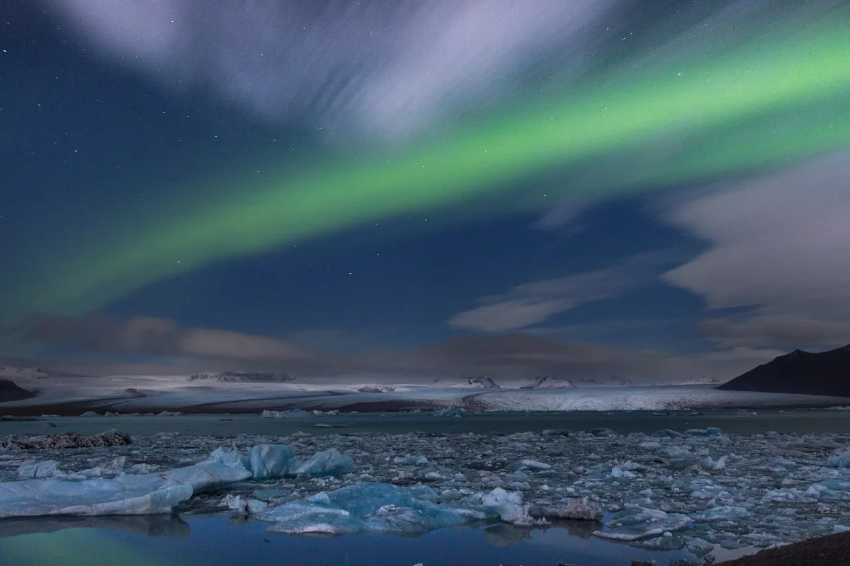 Aurore boréale à Jokulsarlon en Islande