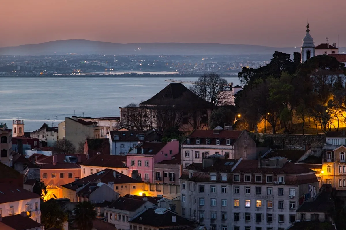 Panorama de Lisbonne au lever de soleil
