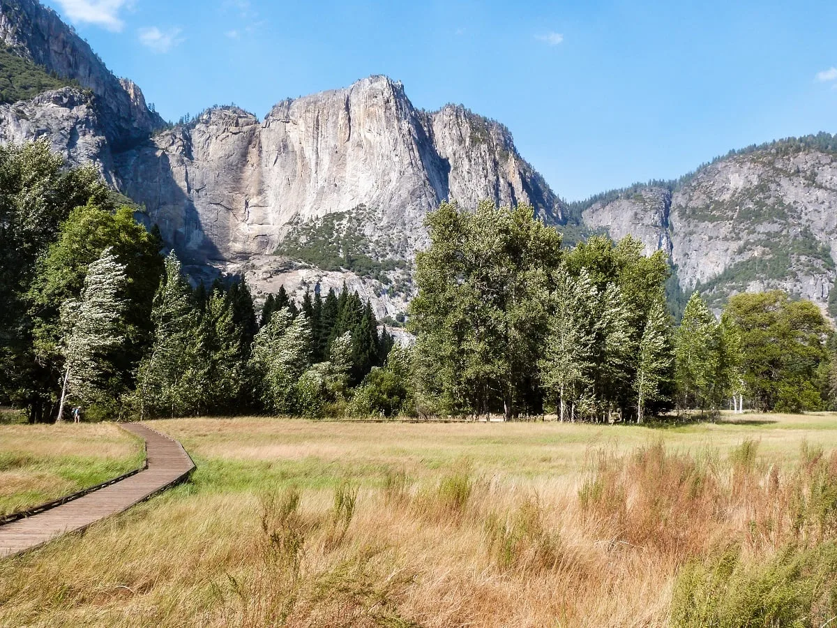 Les Lower et Upper Yosemite Falls vues depuis la vallée : à sec en septembre !