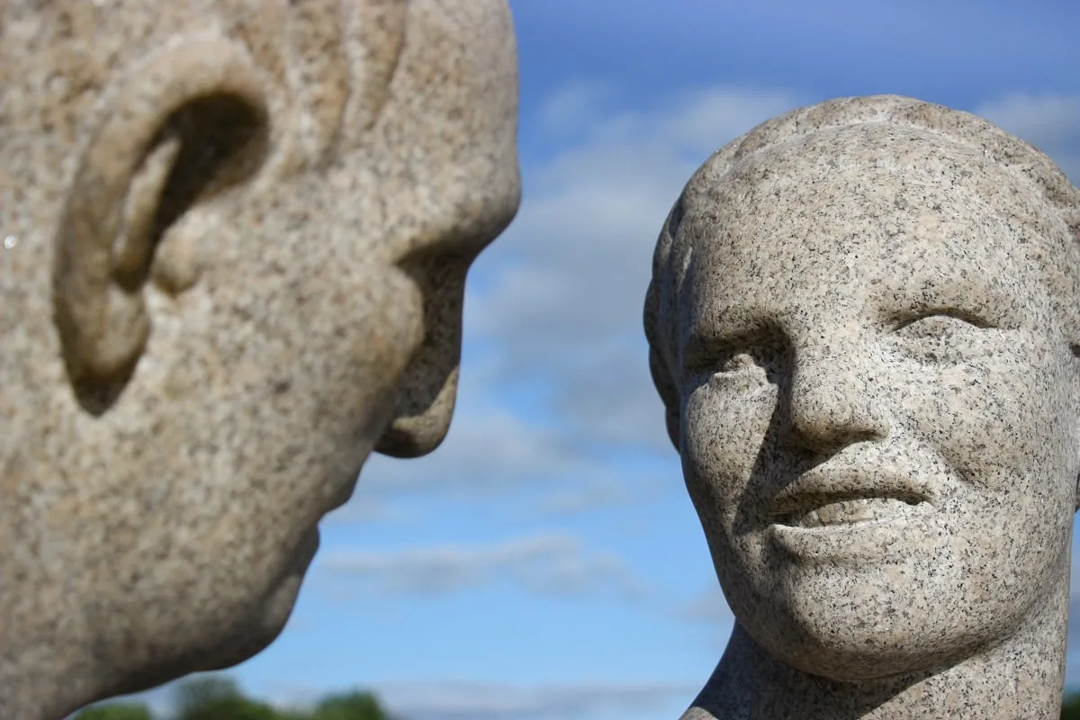 Le parc Vigeland d'Oslo et ses statues humaines