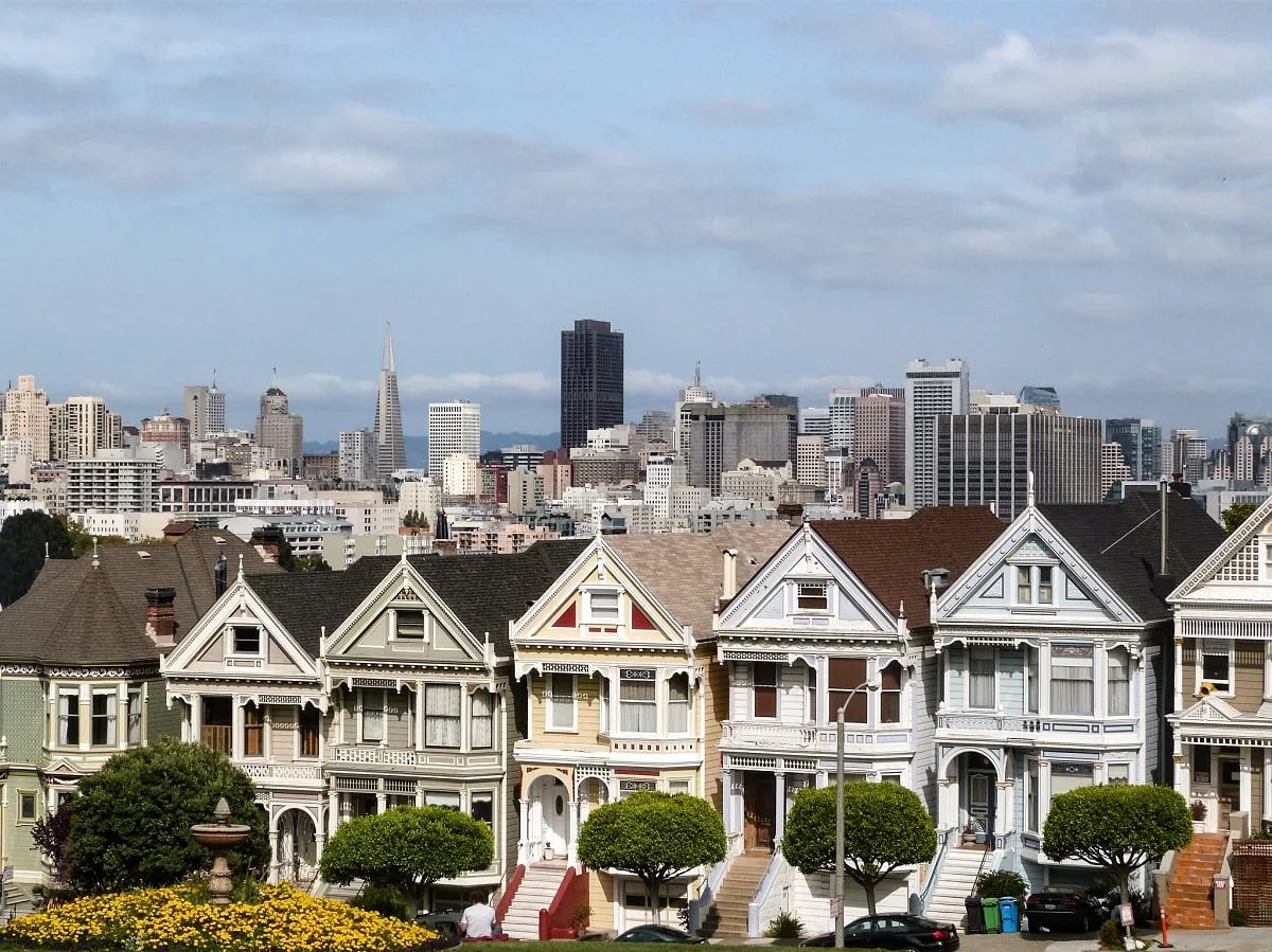 Les "Seven Painted Ladies" d'Alamo Square à San Francisco