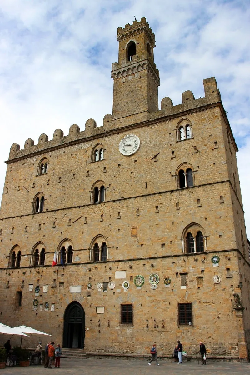Le village de Volterra en Toscane