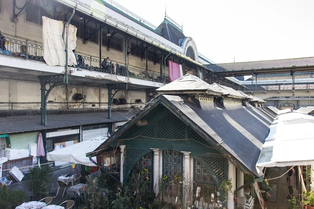 La vue sur la cour intérieure du marché de Bolhao de Porto
