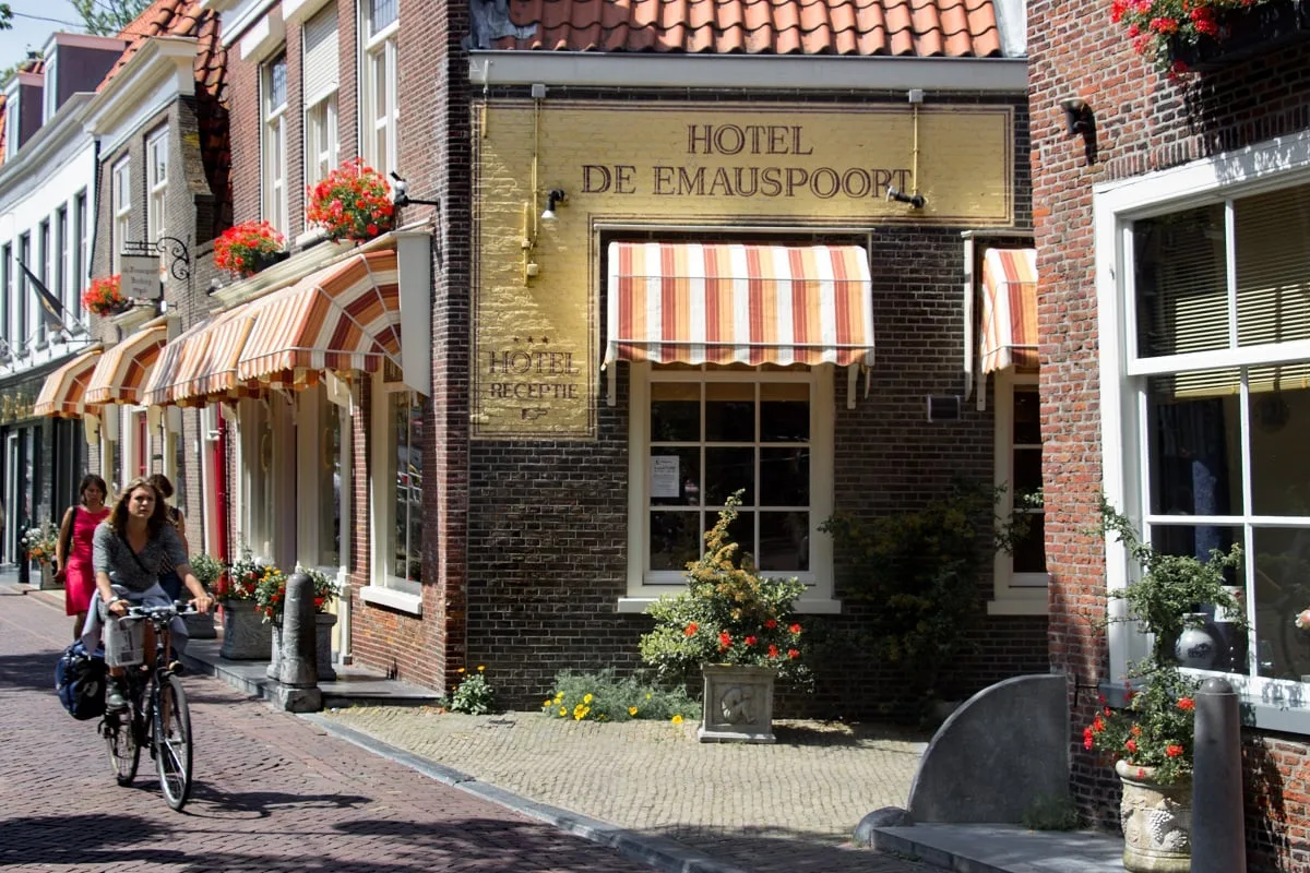 Dans les rues de Delft aux Pays-Bas