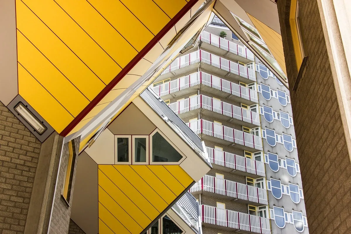 L'aspect photogénique des maisons cubiques de Rotterdam et du quartier alentour