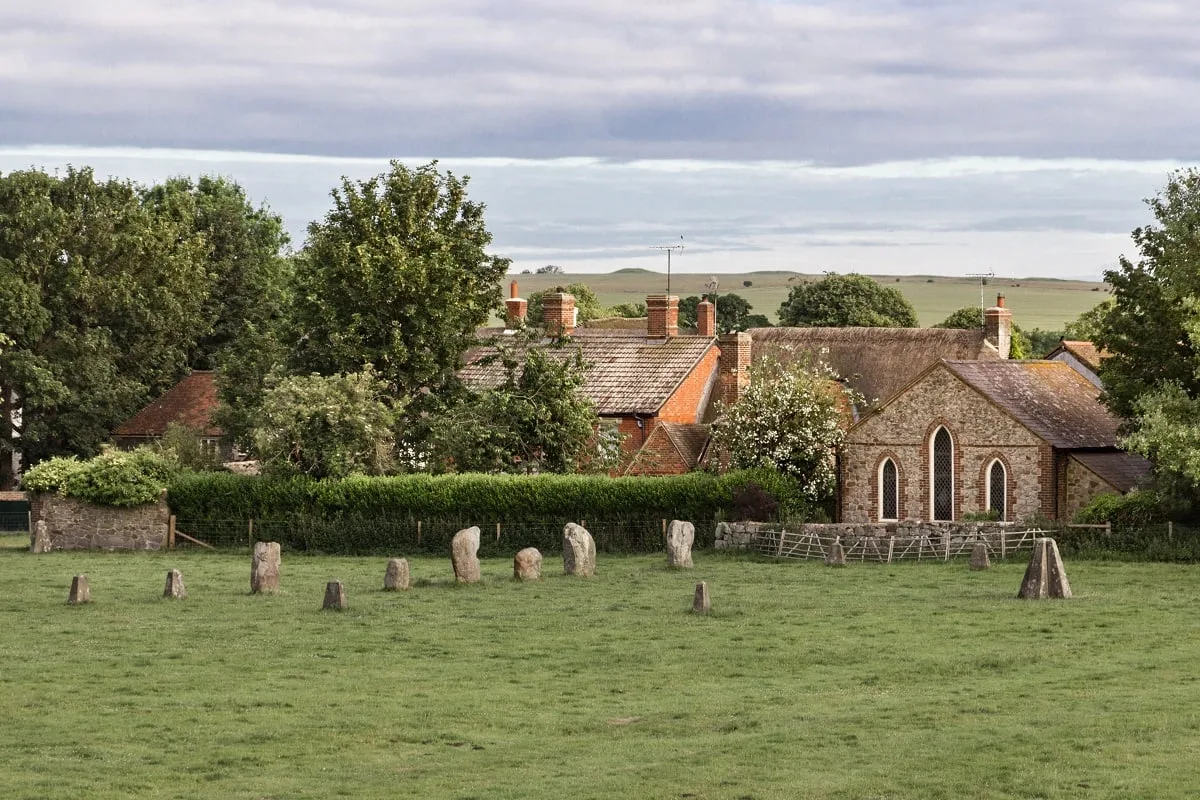 Visiter Avebury : le village traversé par les menhirs