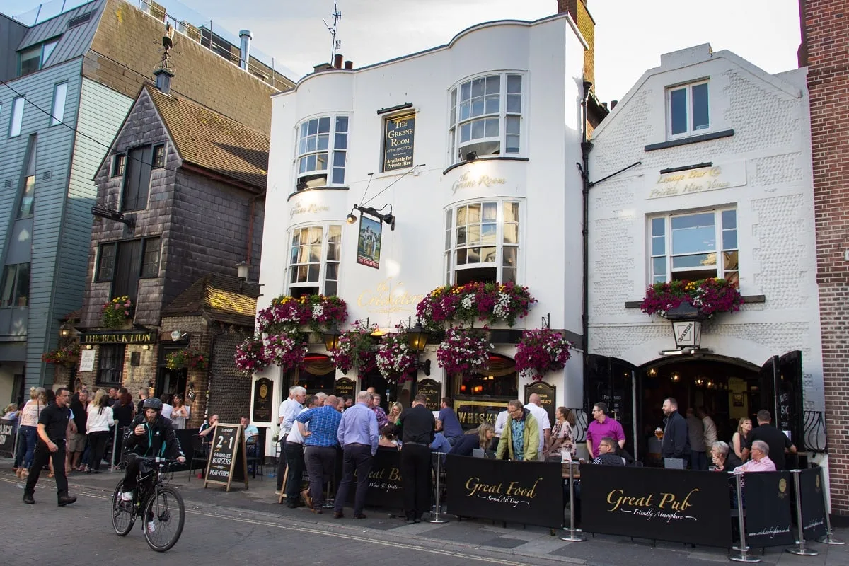 Le centre ville de Brighton et ses pubs