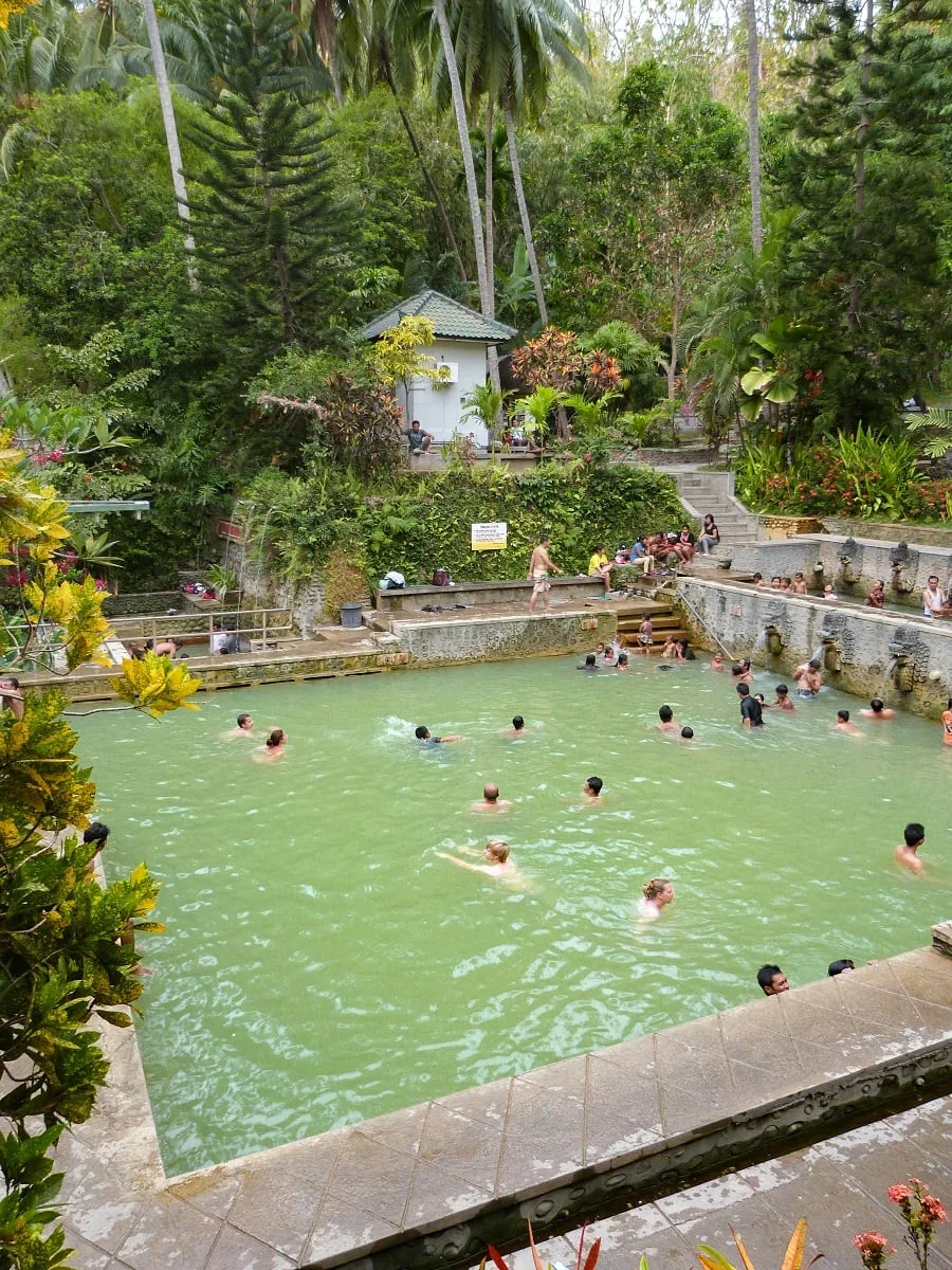 Les sources chaudes de Banjar à Bali