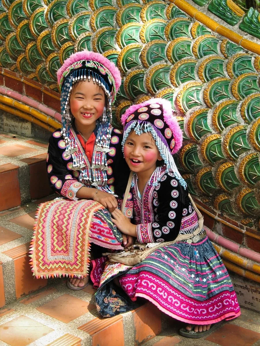 Dans l'escalier du temple Doi Suthep