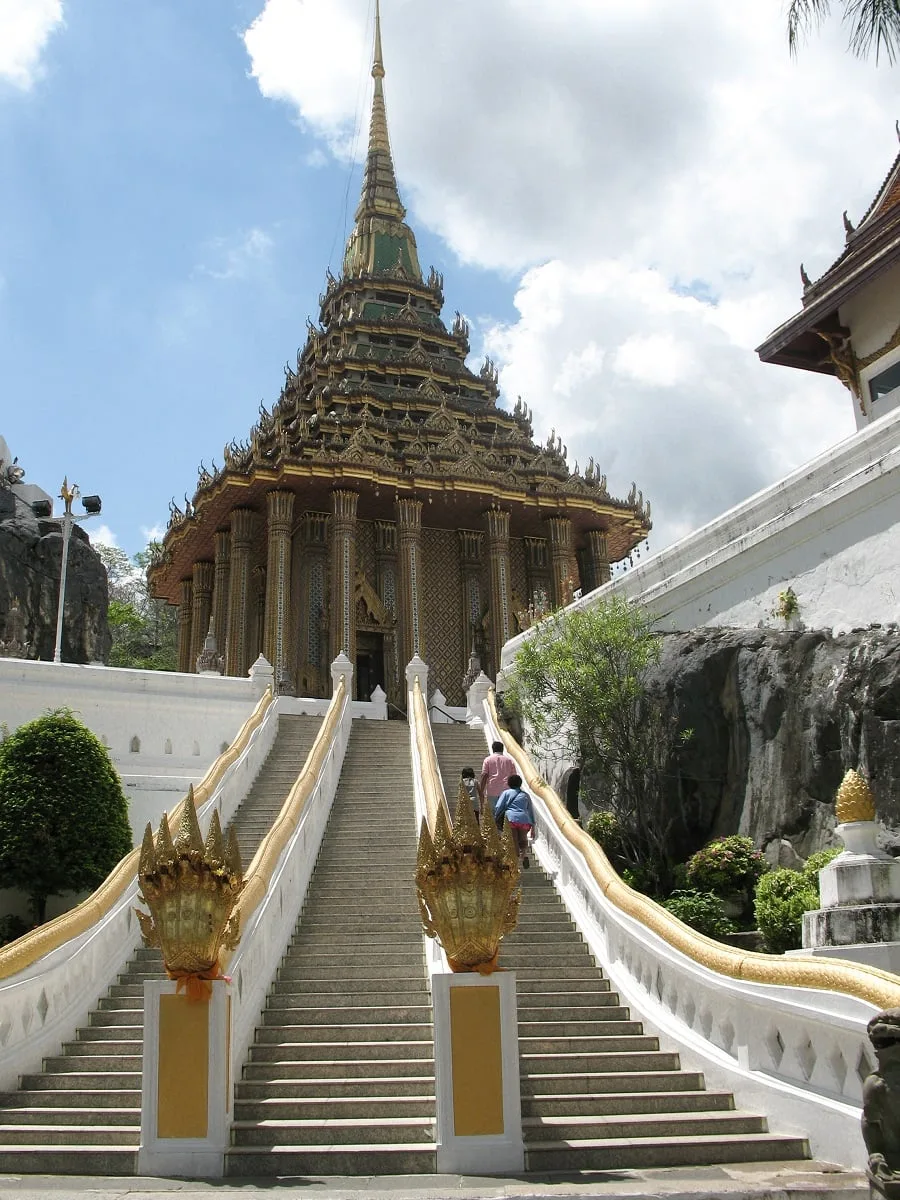 Le mondop du temple de l'empreinte de Bouddha
