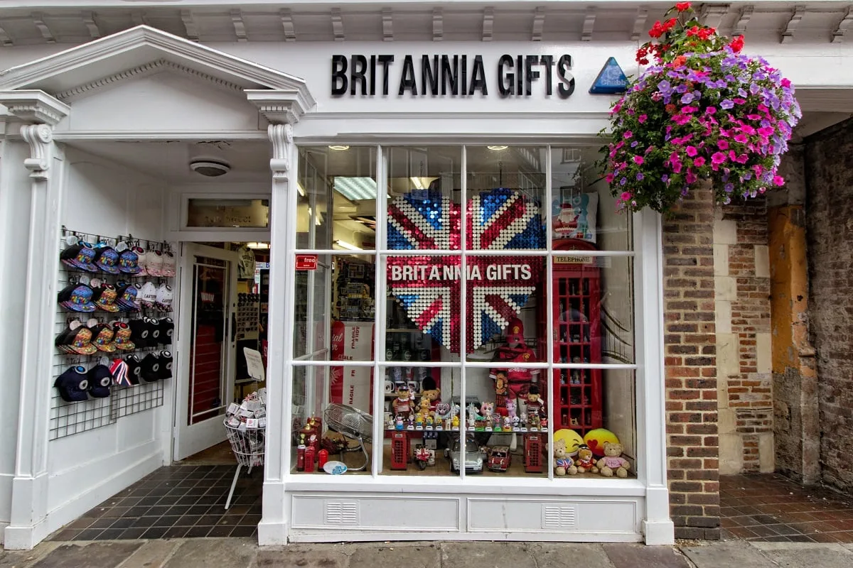 Vitrine d'un magasin de souvenirs britanniques
