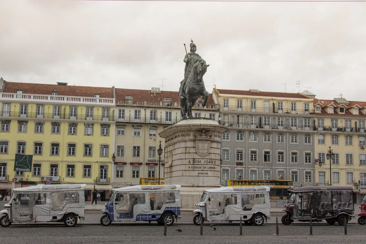 Le tuk-tuk, moyen de transport touristique à Lisbonne