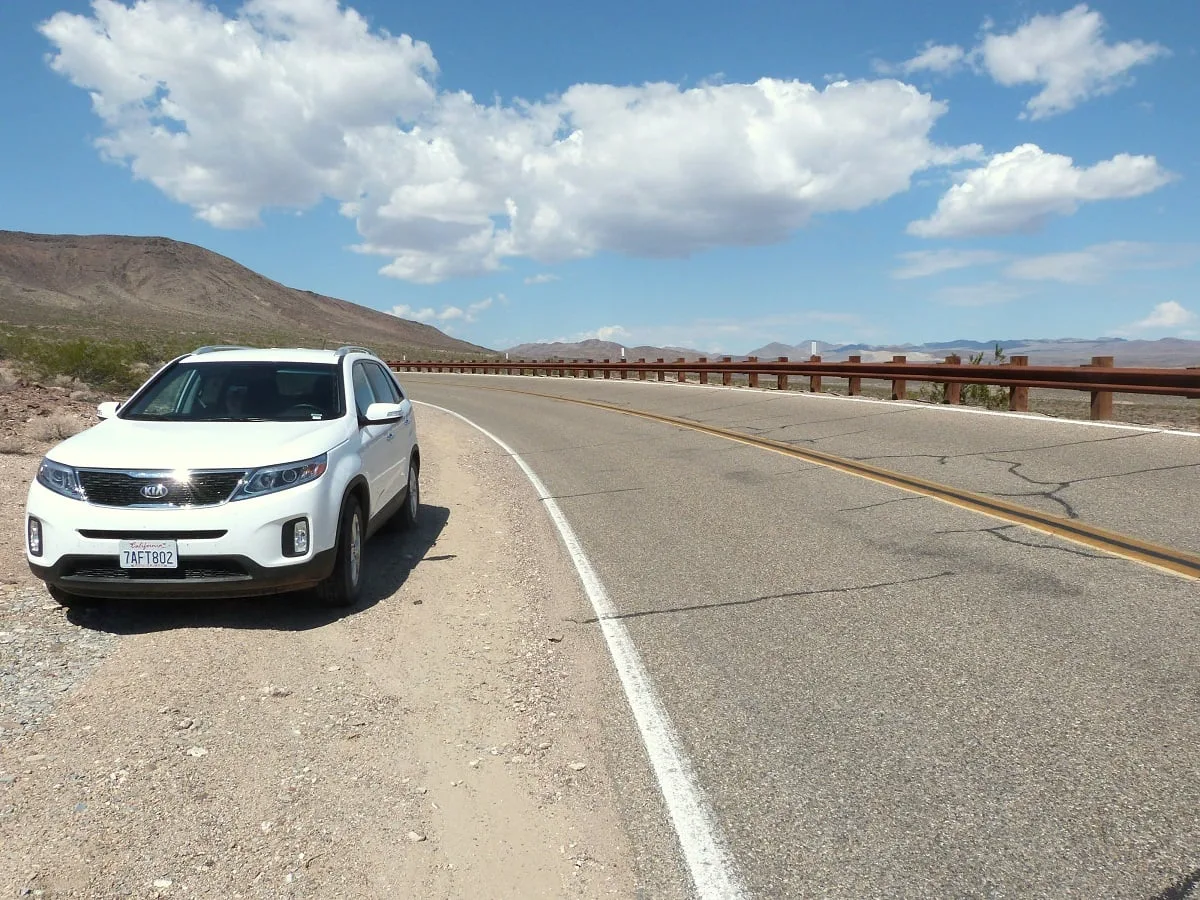 Voiture SUV sur les routes américaines