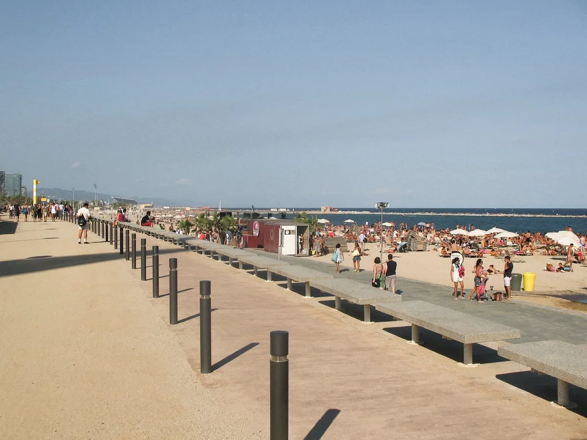 Le bord de mer et plage
