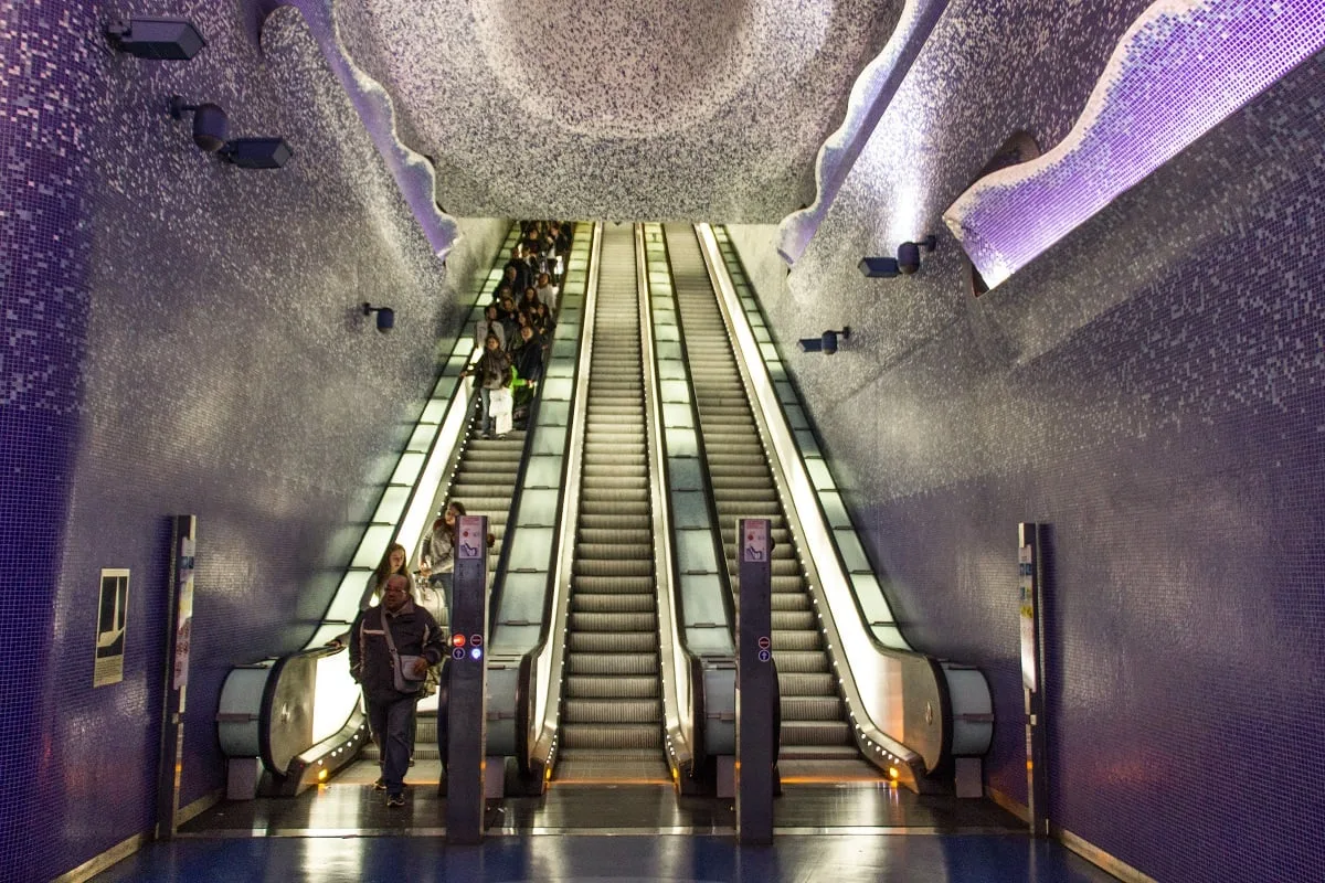 La station de métro Toledo de Naples et son plafond étoilé