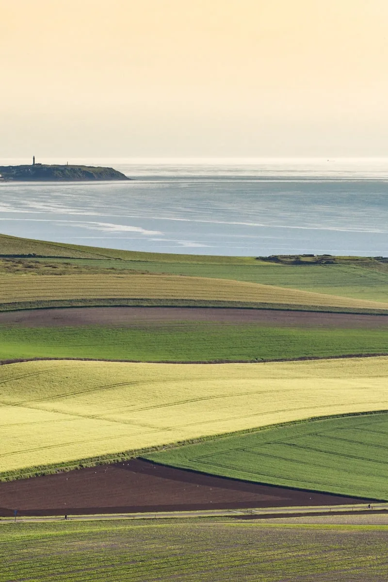 Site des 2 caps sur la Côte d'Opale aux couleurs du soleil couchant