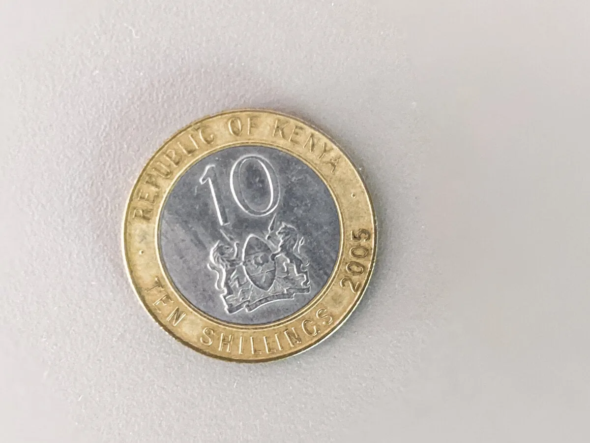 Une pièce de 10 Shilling Kenyan