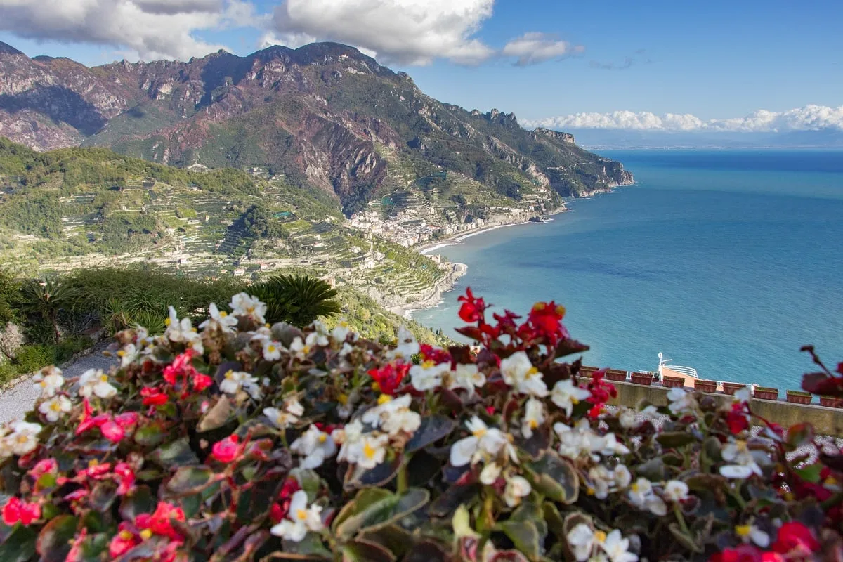 Vue sur la Côte Amalfitaine depuis la villa Rufolo de Ravello