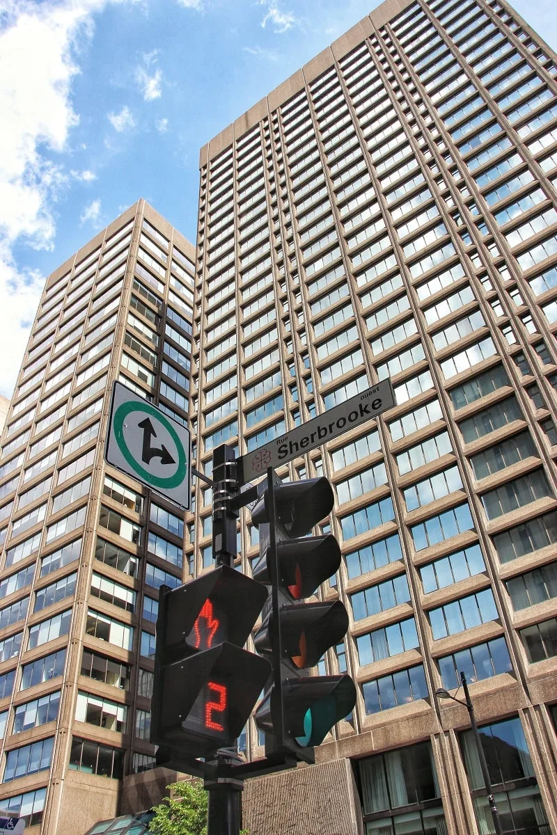 Panneaux de signalisation dans Montreal