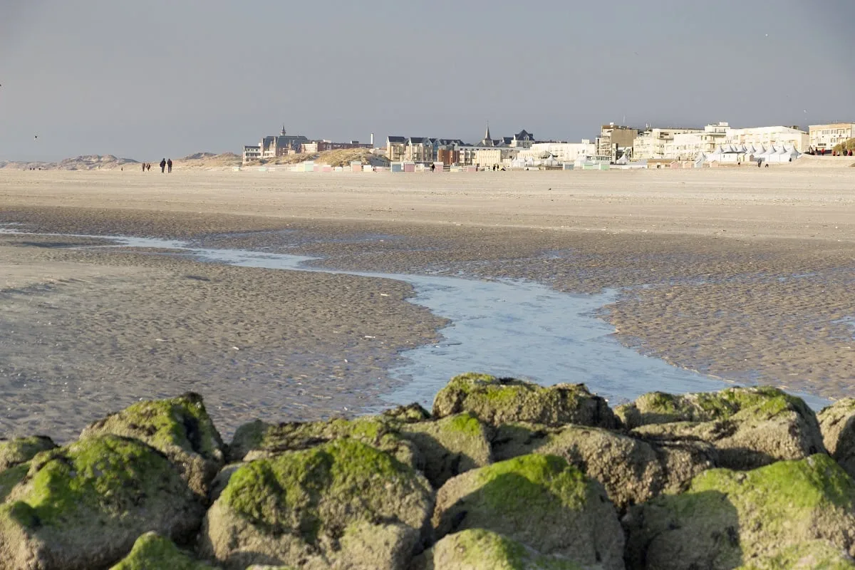 Vue sur l'esplanade de Berck depuis la plage