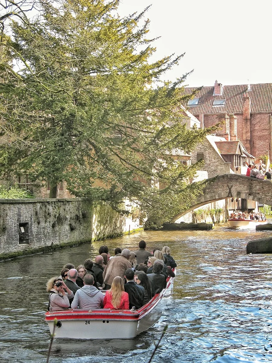 La balade en bateau sur les canaux de Bruges