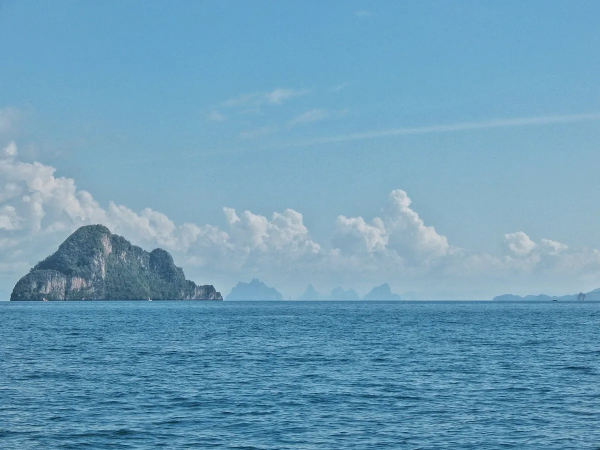 Paysage sur la mer d'Andaman que l'on traverse en allant vers Kho Phi Phi