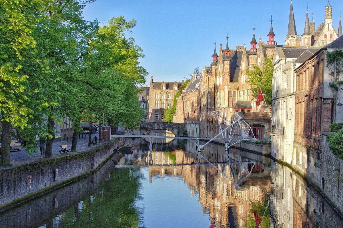 Vue depuis le pont Meestraat de Bruges