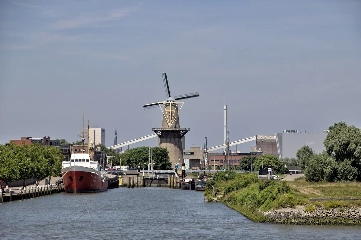 Le moulin du quartier Delfshaven de Rotterdam