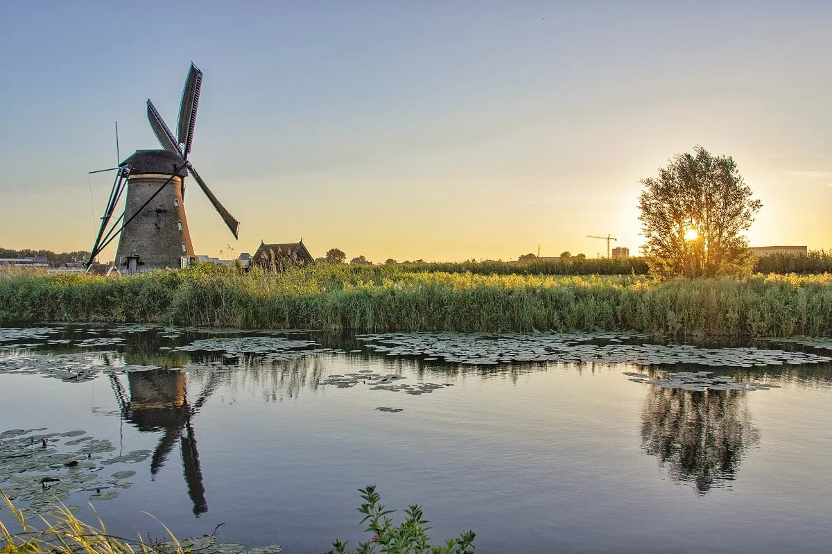 Kinderdijk au coucher de soleil