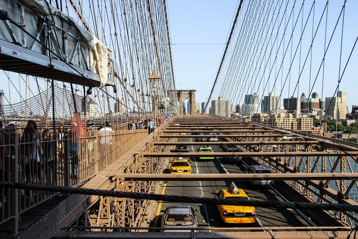 Circulation sur le pont de Brooklyn