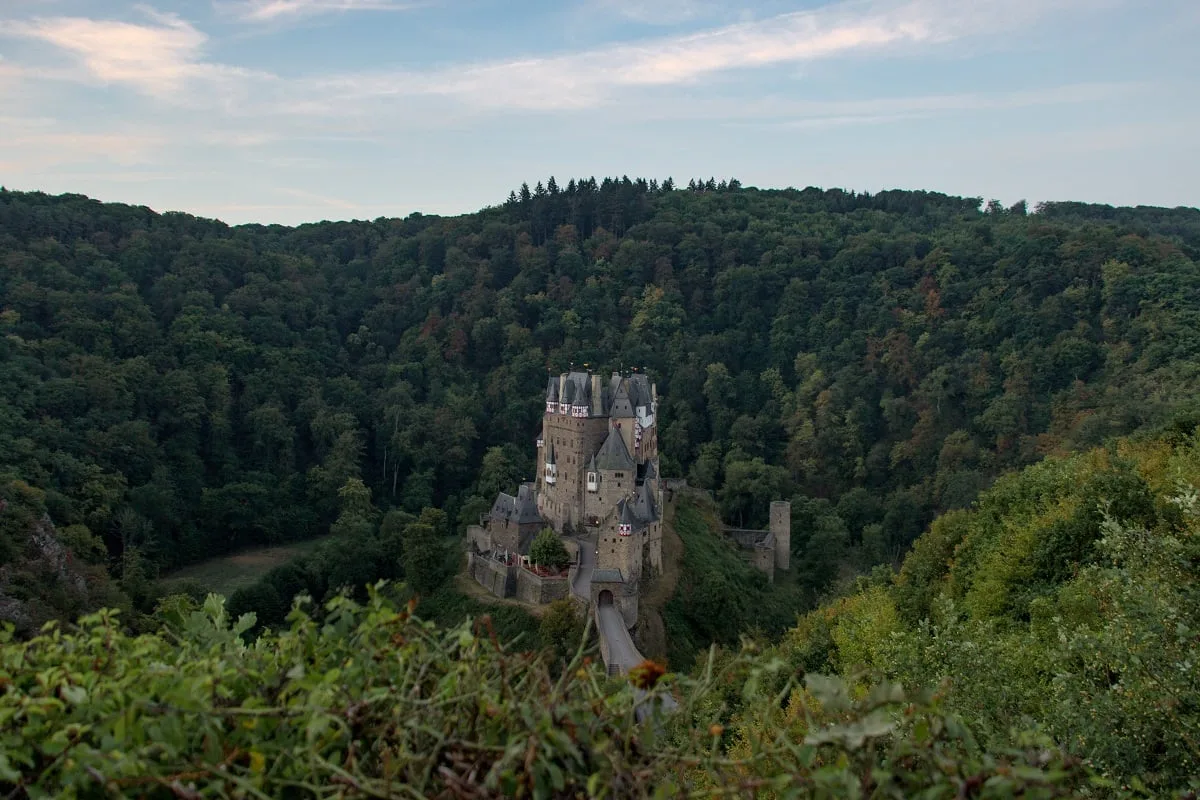 Château de Eltz avant le lever du soleil