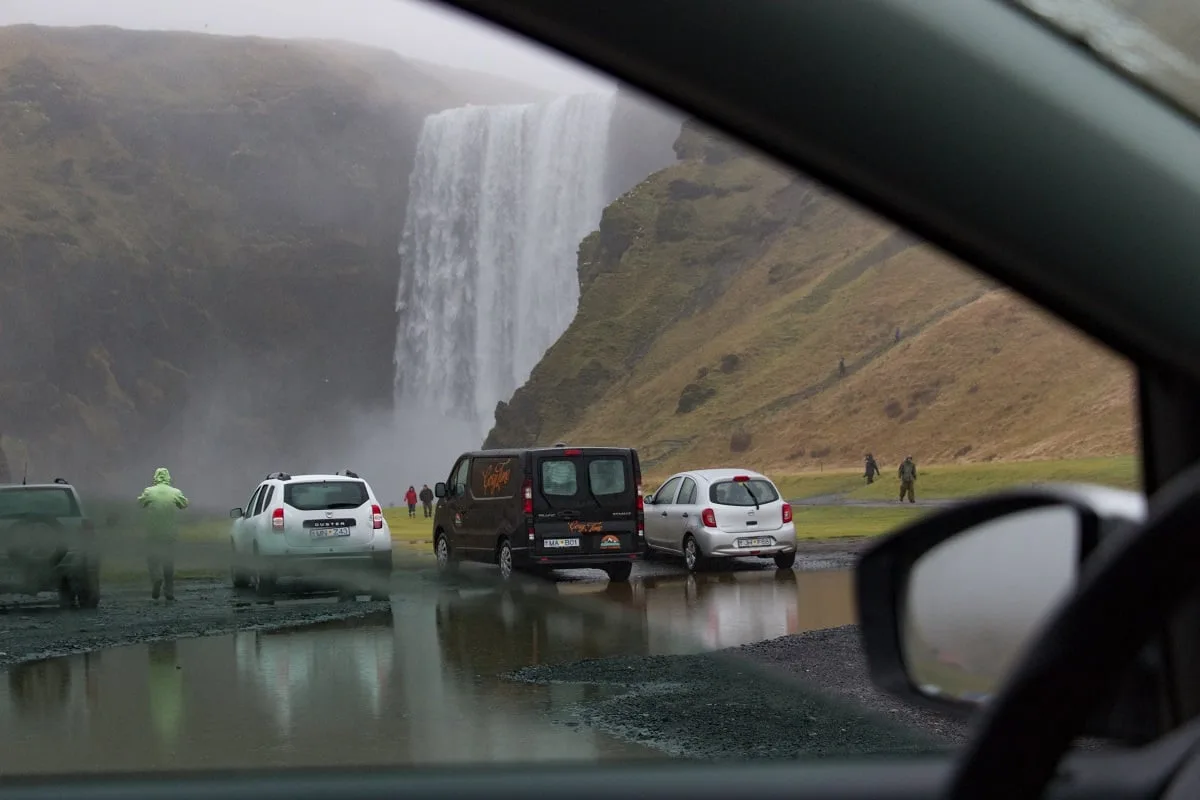 La pluie en Islande, facteur à prendre en compte pour conduire une voiture