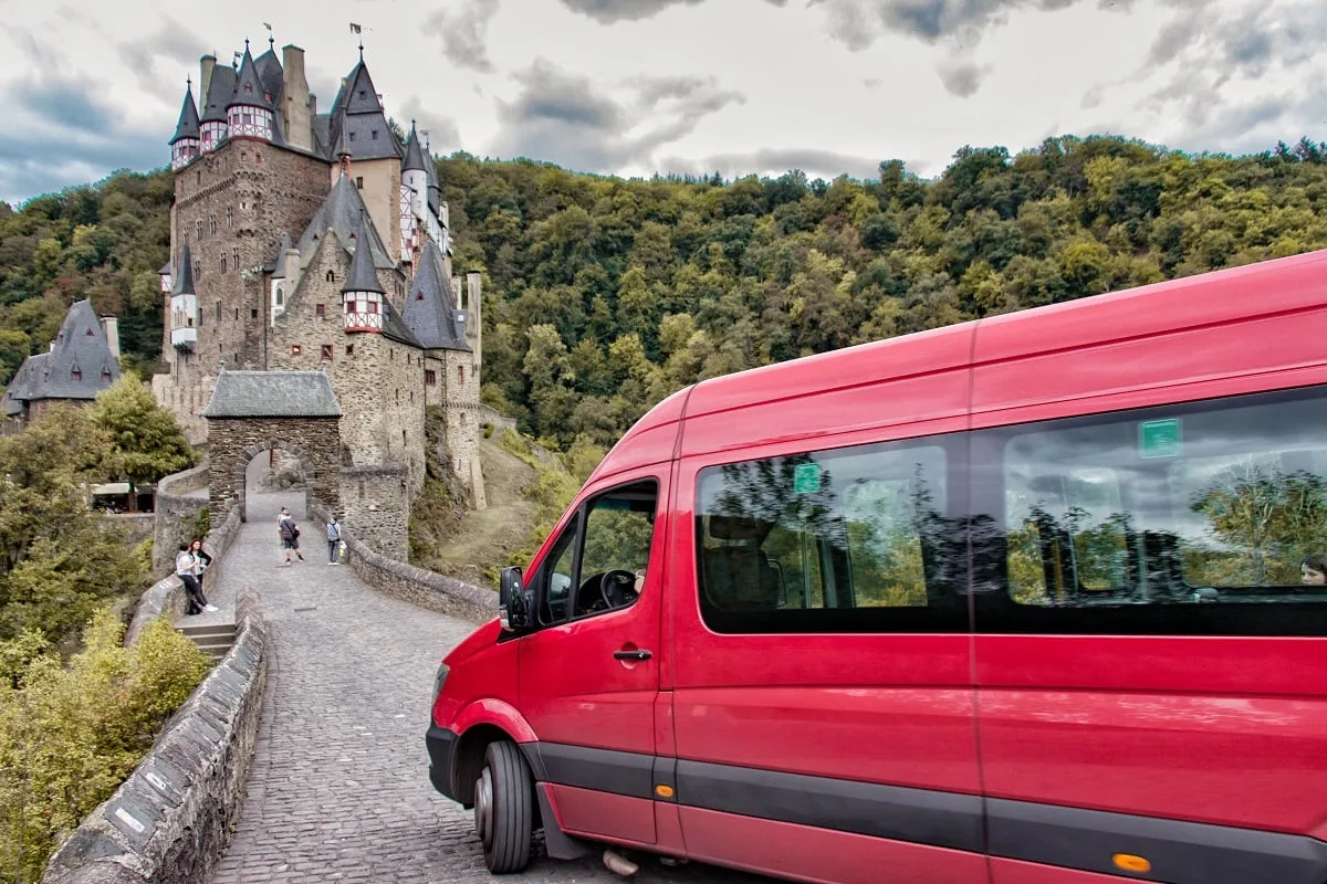 La navette d'accès au château de Eltz