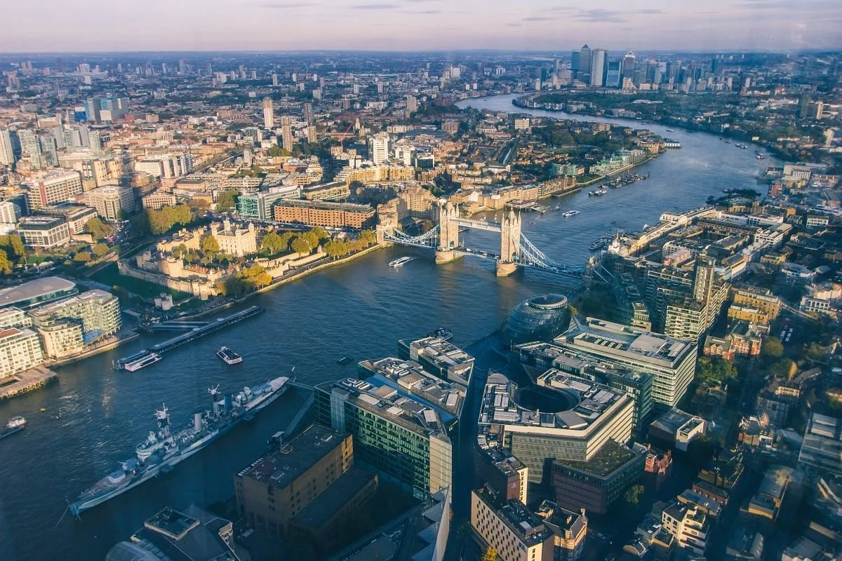 Vue aérienne sur Londres et la Tamise