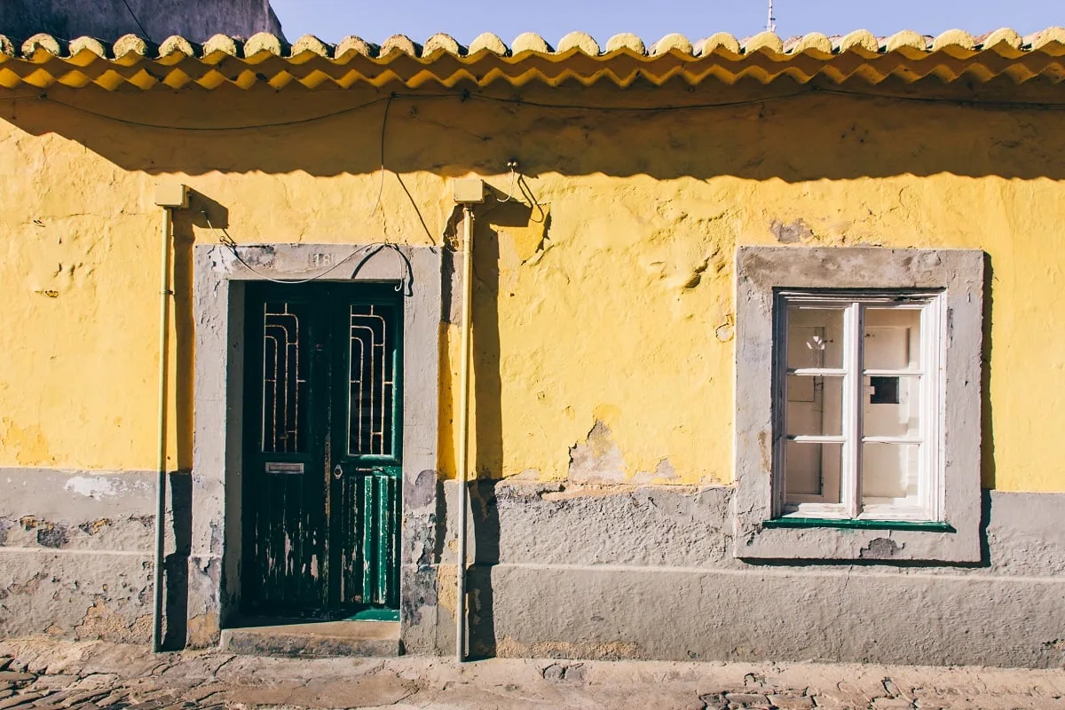Façade colorée (jaune)