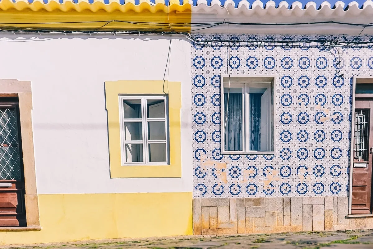 Façades colorées et azulejos