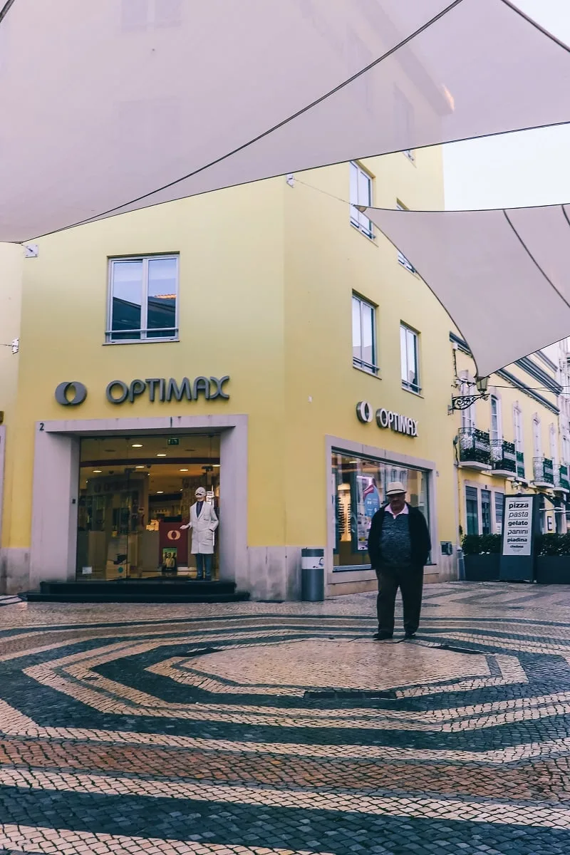 Dans les rues commerçantes de Faro