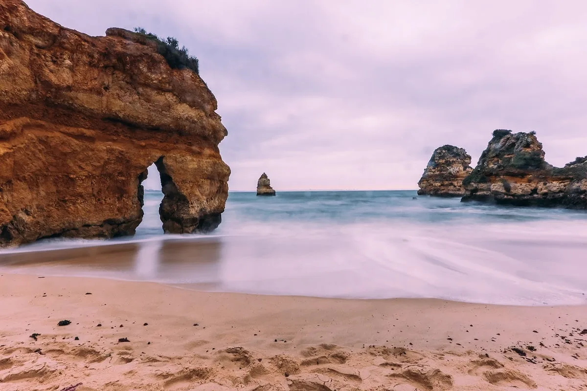 La plage do Camilo au lever du soleil