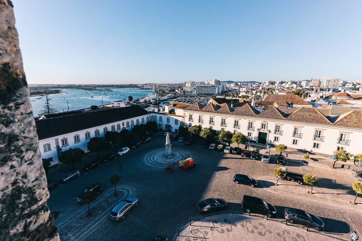 Vue sur Faro et les environs depuis la tour de sa cathédrale