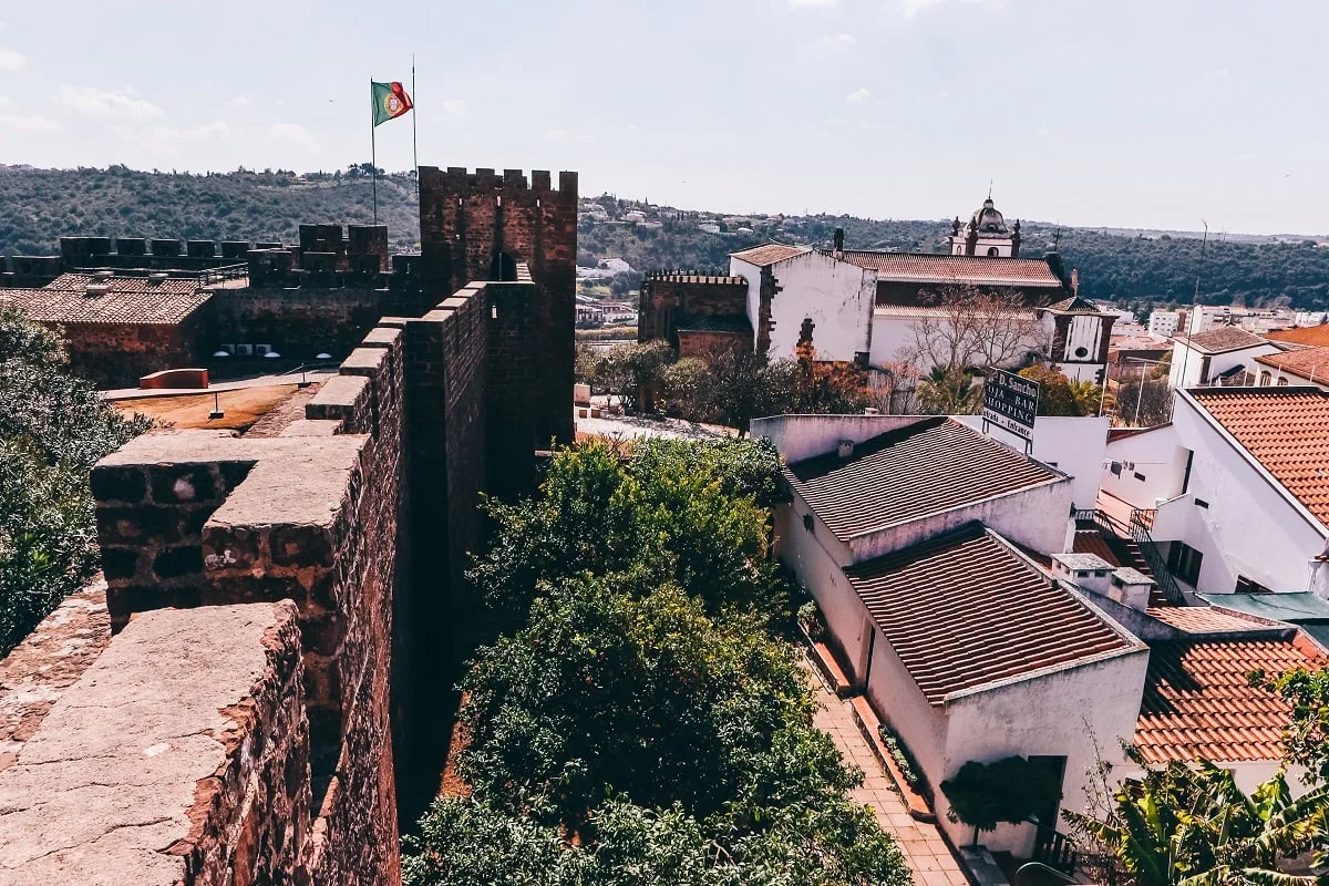 Sur les remparts du château