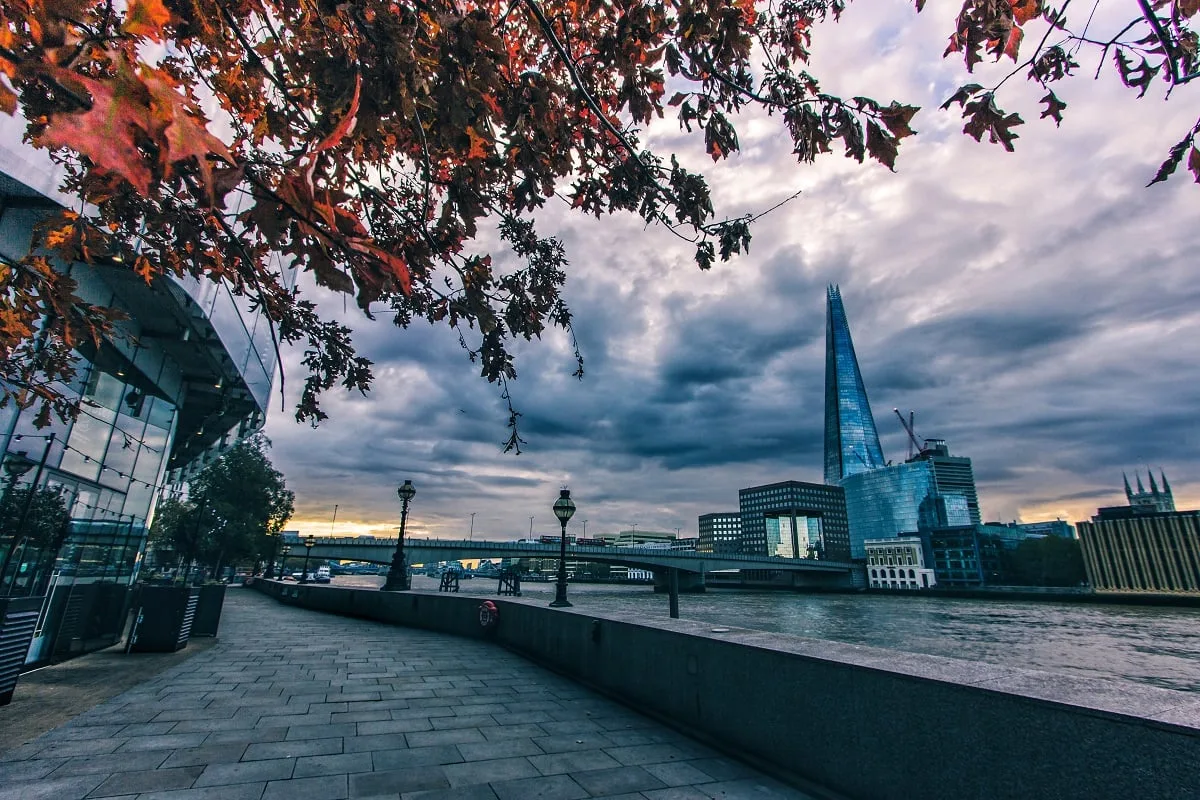 The Shard à Londres aux couleurs de l'automne